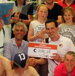 Sponsorzwemmen ZIGNEA brengt 1089 euro op  voor Noormannen